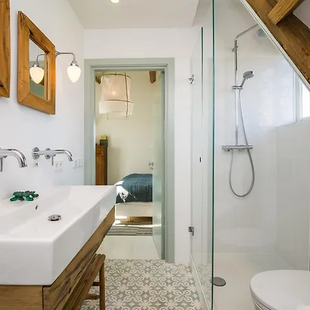 Five-Bedroom Holiday Home In Bergen Aan Zee Bergen aan Zee