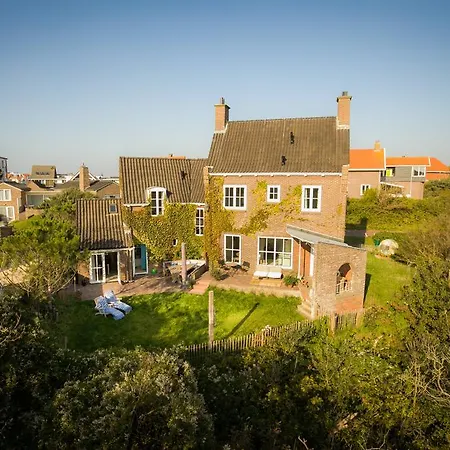 Villa Five-Bedroom Holiday Home In Bergen Aan Zee Bergen aan Zee