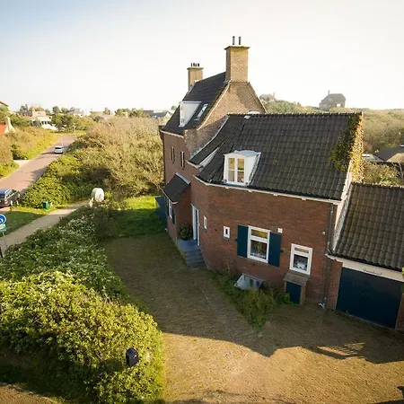 Five-Bedroom Holiday Home In Bergen Aan Zee